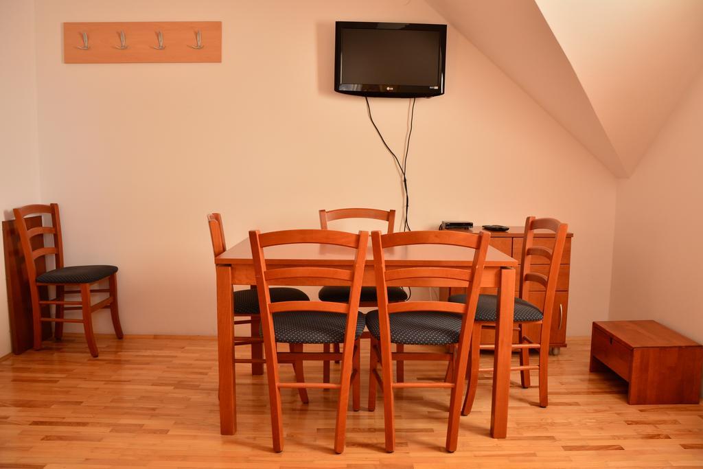 Apartments Gatej ツェルクノ エクステリア 写真
