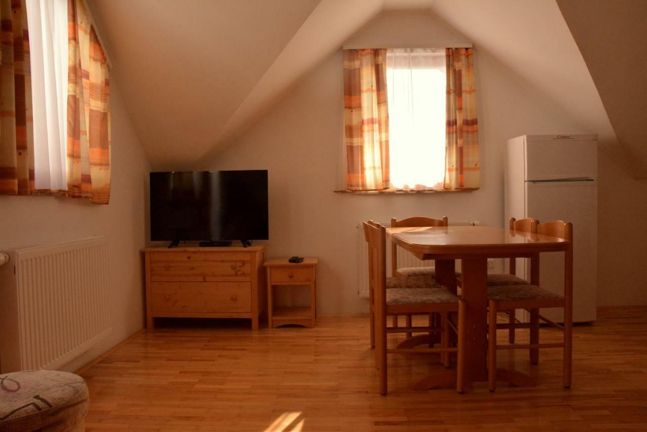 Apartments Gatej ツェルクノ エクステリア 写真